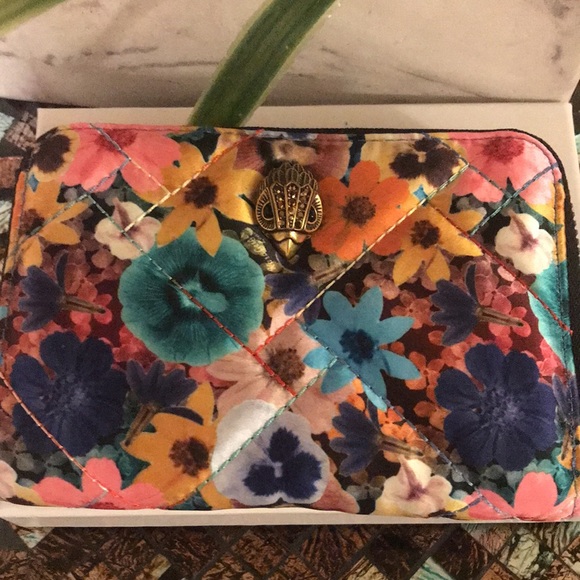 KURT GEIGER Small Zip Around Wallet Nylon Floral OPEN MISCELLANEOUS - Picture 9 of 17